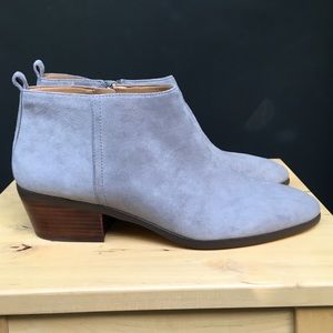 NIB J. Crew Sawyer Ankle Boot in Pale Grey Nubuck.